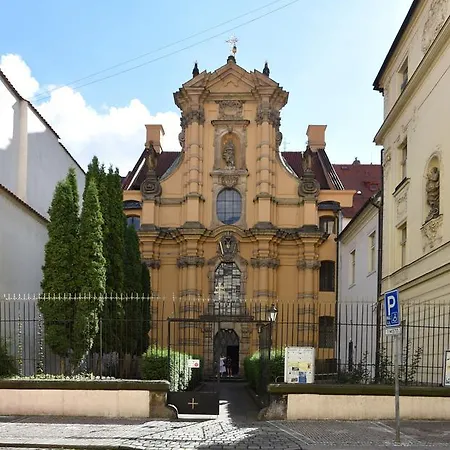 Josefská 2
