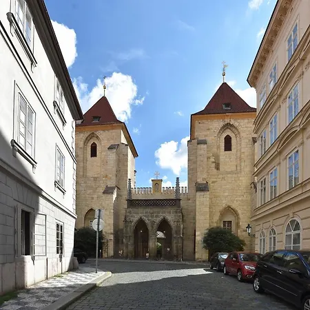 Josefská 2